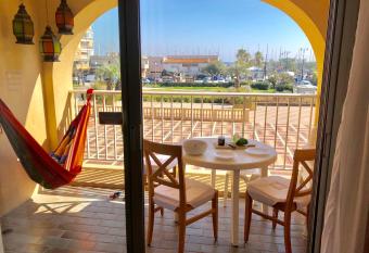 residence port hyeres les palmiers has Balcony rooms