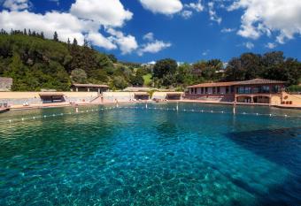 Calidario Terme Etrusche allows 18 year olds to book a room