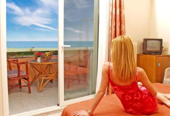 Hotel Platon Beach allows 18 year olds to book a room