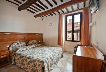 Al Mercato B&B has Balcony rooms