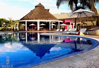 Villa en Fraccionamiento B Nayar has rooms with a private hot tub