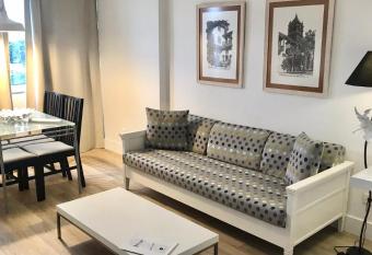 Apartamentos Bruja allows 18 year olds to book a room