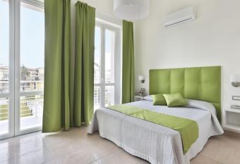Hotel Nuovo Tirreno has Balcony rooms