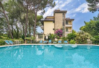 Hotel Nedy has Balcony rooms