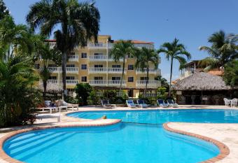 Las Palmeras RIKI R has Balcony rooms