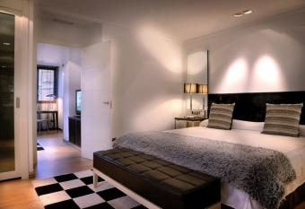 San Ram  n del Somontano has rooms with a private hot tub