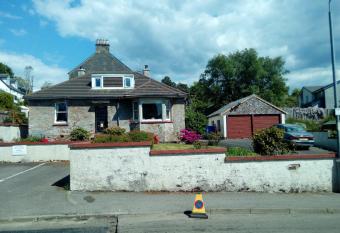 Glenavon Homestay allows 18 year olds to book a room