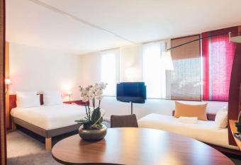 Novotel Suites Reims Centre allows 18 year olds to book a room