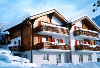 Studio Bel-H  s / Bel-H  x allows 18 year olds to book a room