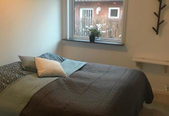 S  husets anneks2 allows 18 year olds to book a room