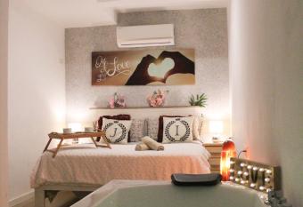 Barcel   Apartaments allows 18 year olds to book a room