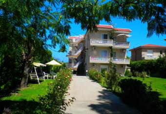 Alexia Apartments & Studios has Balcony rooms