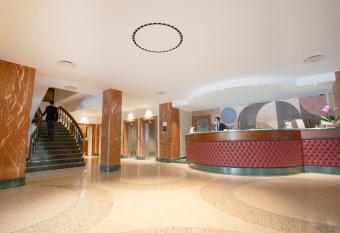 Hotel Europa has Balcony rooms