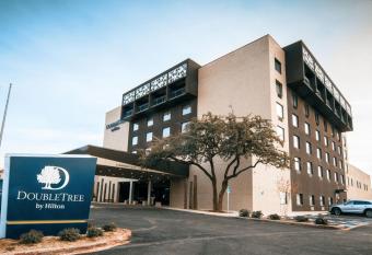 DoubleTree by Hilton Lubbock University Area has Balcony rooms