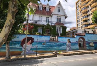 Hotel Boutique Lion allows 18 year olds to book a room