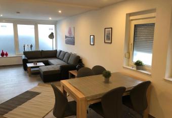 City Apartment Dietze allows 18 year olds to book a room