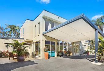 Caboolture Riverlakes Boutique Motel has Balcony rooms