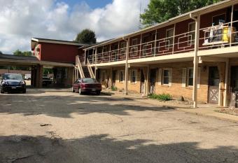 Valued Stay Sun Prairie allows 18 year olds to book a room