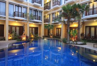 Suris Boutique Hotel has Balcony rooms