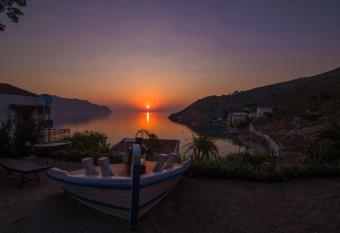 Niriides Hotel Apartments has Balcony rooms