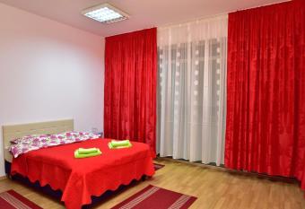 Pensiunea La Safari has Balcony rooms