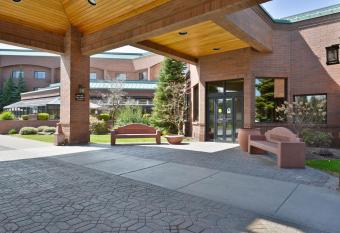 Hampton Inn Spokane allows 18 year olds to book a room