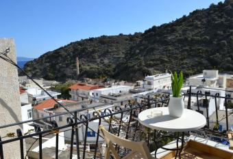 Argyro Studios and Apartments has Balcony rooms