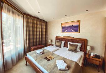 Provence rooms has Balcony rooms