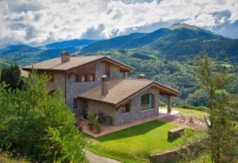 Serrat del Vent - Adults only allows 18 year olds to book a room