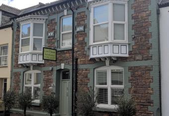 Lion House Bed & Breakfast with Restaurant allows 18 year olds to book a room