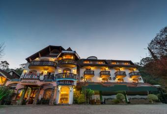 Hotel Vista do Vale has rooms with a private hot tub