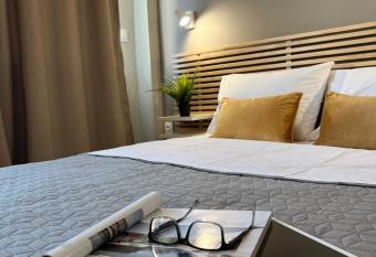 Luxor Premium Suites has Balcony rooms