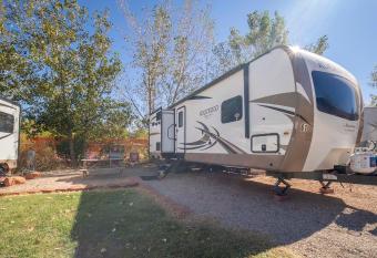 Outdoor Glamping Rockwood II OK29 allows 18 year olds to book a room