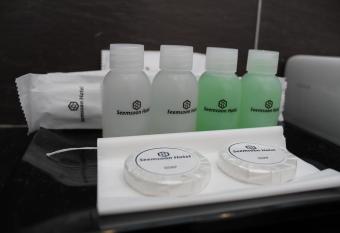 Seemsoon Hotel allows 18 year olds to book a room