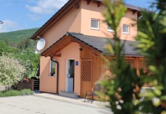 Apartman Urban Nature has Balcony rooms