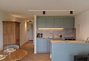 WARR INDURBUY has Balcony rooms