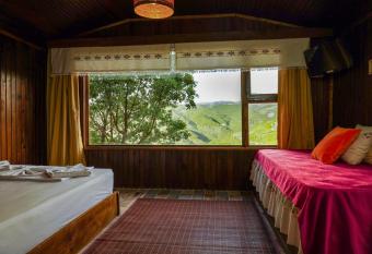 G  dence Hotel Restoran Bungalow has Balcony rooms