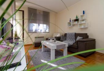 Predo Apart has Balcony rooms