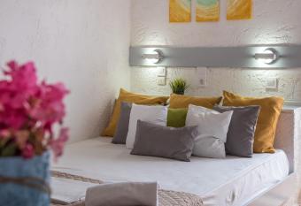 Amazona has Balcony rooms