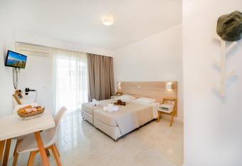 Sokrates Studios has Balcony rooms