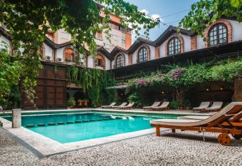 Hotel Restaurant Bujtina e Gjelit allows 18 year olds to book a room