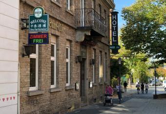 Hotel Westf  lischer Hof allows 18 year olds to book a room