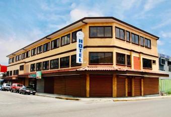 Hotel Quinta Avenida allows 18 year olds to book a room