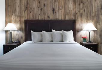 Mission Inn has rooms with a private hot tub