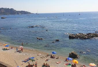 TH LUXURY SUITE has rooms with a private hot tub