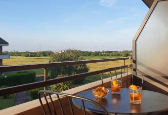 Magenta comfort apartment has Balcony rooms