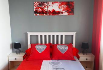 Studio Le Virgile - Annecy allows 18 year olds to book a room