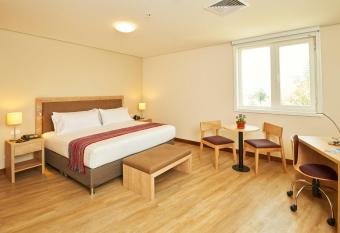 Hotel Estelar San Isidro allows 18 year olds to book a room