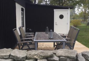 Toftav  gen 325 Semesterbostad has Balcony rooms