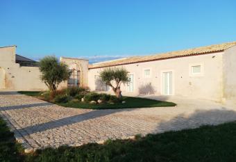 Ballium Luxury Relais has Balcony rooms